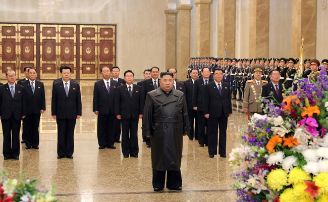 Kim Jong Un Makes First Public Appearance In Weeks Amid Coronavirus Outbreak