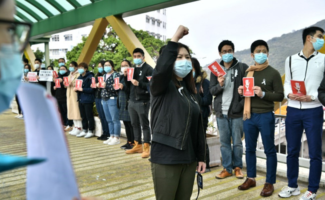 Hong Kong Medical Workers Boycott Work, Demand Closure Of China Border