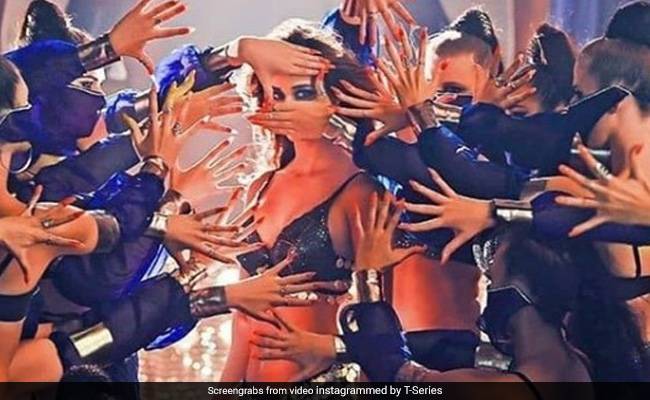 'बागी 3' का नया गाना 'डू यू लव मी' रिलीज, दिशा पटानी का दिखा धांसू अंदाज- देखें Video