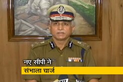 दिल्ली में शांति बनाए रखना मेरी पहली प्राथमिकता: एसएन श्रीवास्तव दिल्ली में शांति बनाए रखना मेरी पहली प्राथमिकता: एसएन श्रीवास्तव