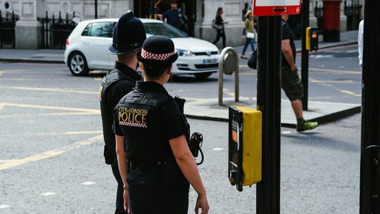 1 Dead, 2 Injured In Stabbing Attack In London; Afghan National Arrested 1 Dead, 2 Injured In Stabbing Attack In London; Afghan National Arrested