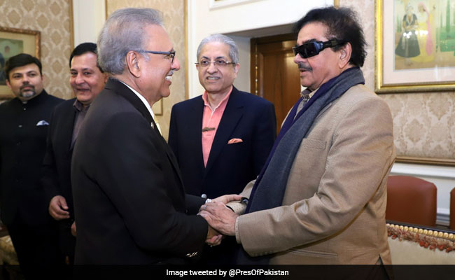 Congress' Shatrughan Sinha, In Lahore For A Wedding, Meets Pak President