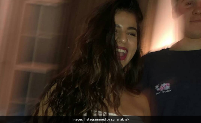 सुहाना खान ने पार्टी में किया जमकर डांस, दोस्तों के साथ इस अंदाज में नजर आईं शाहरुख खान की बेटी- देखें Video