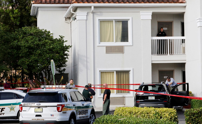 Cops Open Fire At 2 Women For Breaching Trump's Florida Resort Checkpoint
