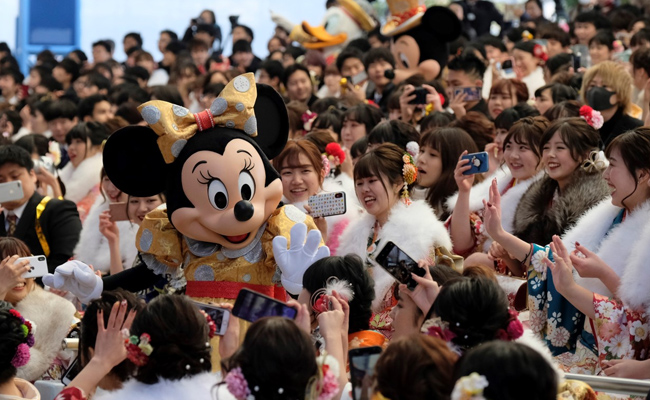 Tokyo Disney Parks Closing For Two Weeks On Virus Fears