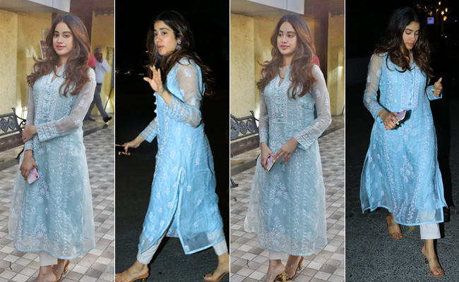 Like Janhvi Kapoor, Stay Effortlessly Chic In Pretty Chikankari Kurtas