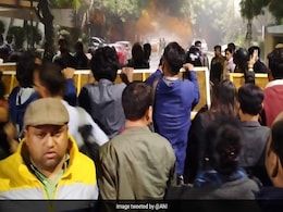 Groups Gather At Arvind Kejriwal's Residence Demanding Action Against Protests Groups Gather At Arvind Kejriwal's Residence Demanding Action Against Protests