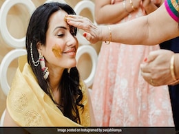 Inside Kamya Panjabi And Shalabh Dang's Fun-Filled <I>Mehendi</I> And <I>Haldi</I> Ceremonies Inside Kamya Panjabi And Shalabh Dang's Fun-Filled <I>Mehendi</I> And <I>Haldi</I> Ceremonies