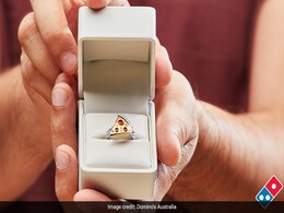 इस Valentines आप भी जीत सकते हैं डॉमिनोज की 6 लाख की Pizza Engagement Ring, ऐसे करें अप्लाई इस Valentines आप भी जीत सकते हैं डॉमिनोज की 6 लाख की Pizza Engagement Ring, ऐसे करें अप्लाई