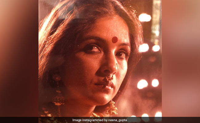 नीना गुप्‍ता सालों पहले बनीं थीं द्रौपदी, शेयर की पुरानी फोटो, लिखा- "है न कुछ बात!"