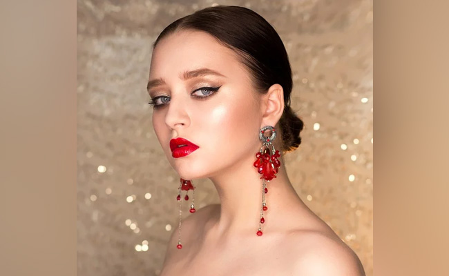 Valentine's Day 2020: Spark Up Your Look With These Chic Jewellery Picks