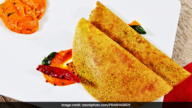Quick Recipe: How To Make Mini <i>Soya Dosa</i> For A Healthy, Guilt-Free Treat