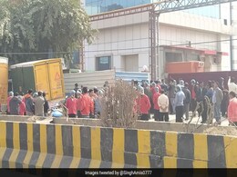 नोएडा में हल्दीराम की फैक्ट्री में अमोनिया गैस रिसी, एक कर्मचारी की मौत नोएडा में हल्दीराम की फैक्ट्री में अमोनिया गैस रिसी, एक कर्मचारी की मौत
