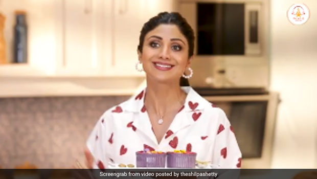Shilpa Shetty Kundra Shows How To Make Authentic Batatyacha Kees &ndash; A Maharashtrian Delicacy