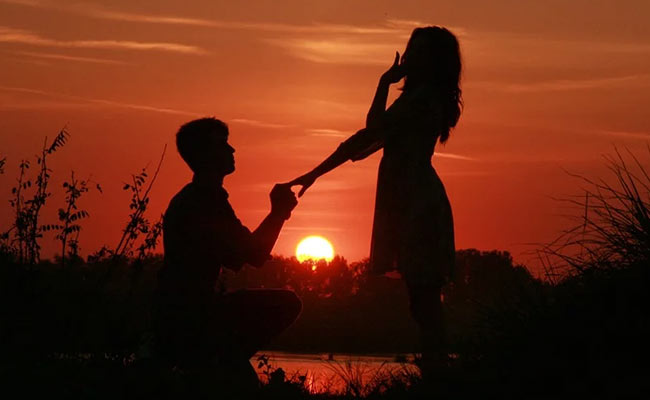 Woman Shares Video Of "Most Awkward Proposal", Internet Upset