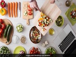 'Dark' Kitchens: A Lowdown On The New Phenomenon In Food Delivery 'Dark' Kitchens: A Lowdown On The New Phenomenon In Food Delivery