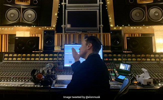 "Don't Doubt Yer Vibe": Elon Musk Writes, Sings To Surprise Twitter