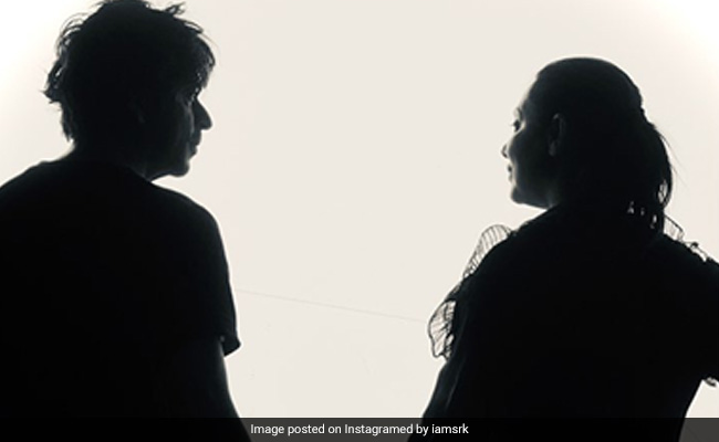 Shah Rukh Khan Celebrates 36th Valentine's Day With Gauri. His Caption Takes The Cake