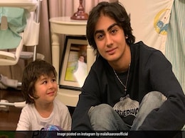 Malaika Arora के बेटे के साथ नजर आए तैमूर अली खान, एक्ट्रेस ने Photo शेयर कर कहा- बेबो के बेबी के साथ.... Malaika Arora के बेटे के साथ नजर आए तैमूर अली खान, एक्ट्रेस ने Photo शेयर कर कहा- बेबो के बेबी के साथ....