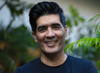 Manish Malhotra Celebrates 55th Birthday With Unique Cakes; Guess How Many He Cut Manish Malhotra Celebrates 55th Birthday With Unique Cakes; Guess How Many He Cut