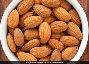 Almonds For Weight Loss: Load Up On These Nuts To Lose Weight (With Recipes) Almonds For Weight Loss: Load Up On These Nuts To Lose Weight (With Recipes)