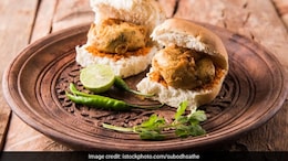 Breakfast Special Chicken Vada Pav: Make A Protein-Packed Breakfast Out Of This Street Snack