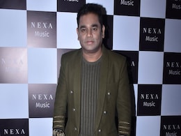 'मसकली' के रीमेक पर ए आर रहमान ने कसा तंज, Tweet कर बोले- ओरिजिनल का लुत्फ उठाइये... 'मसकली' के रीमेक पर ए आर रहमान ने कसा तंज, Tweet कर बोले- ओरिजिनल का लुत्फ उठाइये...