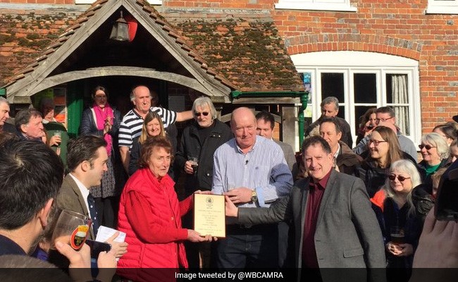 250-Year-Old Family-Run "Bell Inn" Awarded UK's Pub Of The Year