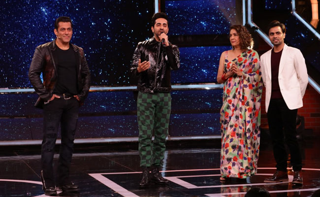 <i>Bigg Boss 13</i> Written Update February 10, 2020: Salman Khan Welcomes <I>Shubh Mangal Zyada Saavdhan</i> Stars Ayushmann Khurrana, Jitendre Kumar And Neena Gupta