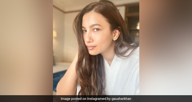 Gauahar Khan's Sunday Smoothie Bowl Packed These Superfoods! (See Pic)