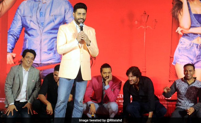 रितेश देशमुख ने शेयर की अभिषेक बच्चन की ऐसी फोटो, KRK बोले- इसलिए उन्होंने 'हाउसफुल 4'...