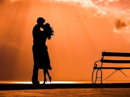 International Kissing Day 2021: वजन कम करने से लेकर लंबी उम्र तक जानें किसिंग के फायदे जो आपको हैरान कर देंगे International Kissing Day 2021: वजन कम करने से लेकर लंबी उम्र तक जानें किसिंग के फायदे जो आपको हैरान कर देंगे