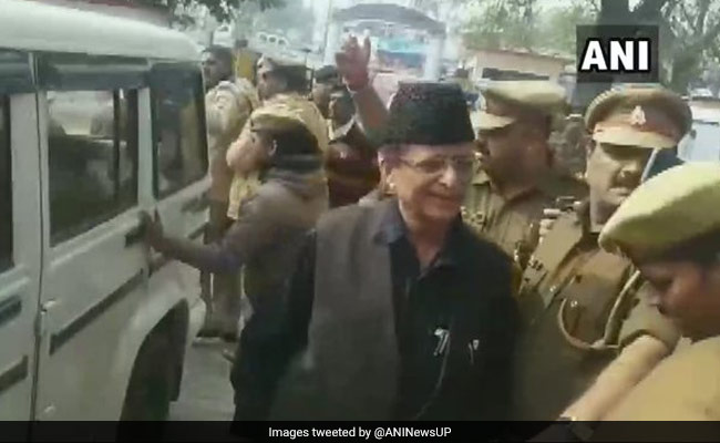 After 'Snub' To Own Party, Samajwadi's Azam Khan Meets Congress Leader In Prison