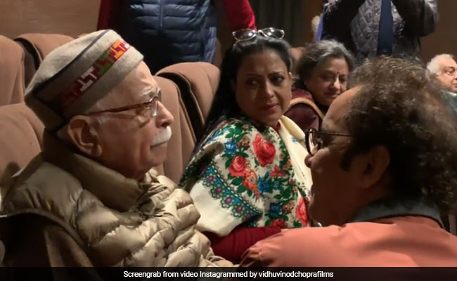 कश्मीरी पंडितों की कहानी 'शिकारा' को देख लाल कृष्ण आडवाणी हुए भावुक, Video हुआ वायरल