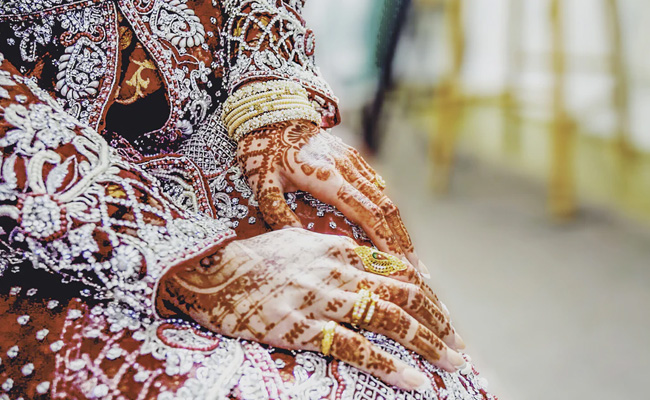 Pakistan Man Beaten Up By First Wife At Third Wedding