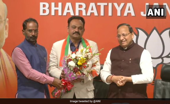 Congress Leader Janardan Dwivedi's Son Samir Dwivedi Joins BJP