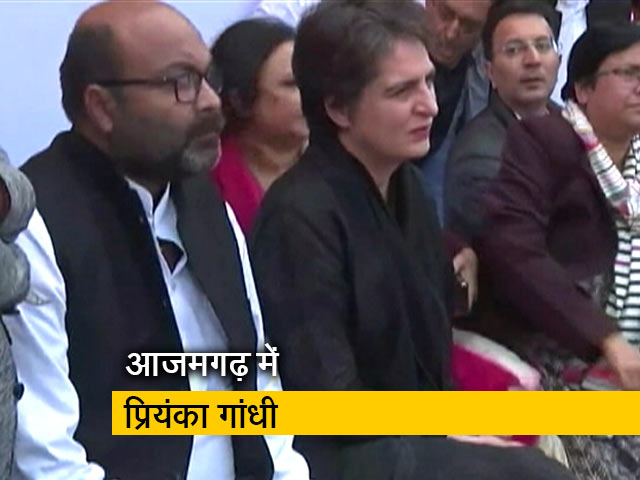 आजमगढ़ में CAA विरोधी प्रदर्शनकारियों के परिजनों से मिलीं कांग्रेस महासचिव प्रियंका गांधी