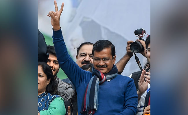 Delhi Election 2020: Mamata Banerjee, Akhilesh Yadav Congratulate Arvind Kejriwal For Poll Win