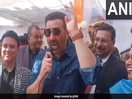 Sunny Deol ने 'गदर' के गाने पर किया जबरदस्त डांस, जैसे ही बोले- 'ये ढाई किलो का हाथ है...' तो उछल पड़े लोग, देखें Video Sunny Deol ने 'गदर' के गाने पर किया जबरदस्त डांस, जैसे ही बोले- 'ये ढाई किलो का हाथ है...' तो उछल पड़े लोग, देखें Video