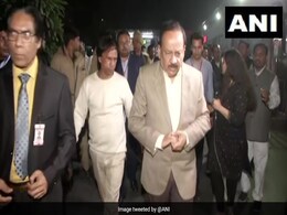 Harsh Vardhan Meets Victims At GTB Hospital, Says, "Unfortunate Incident" Harsh Vardhan Meets Victims At GTB Hospital, Says, "Unfortunate Incident"