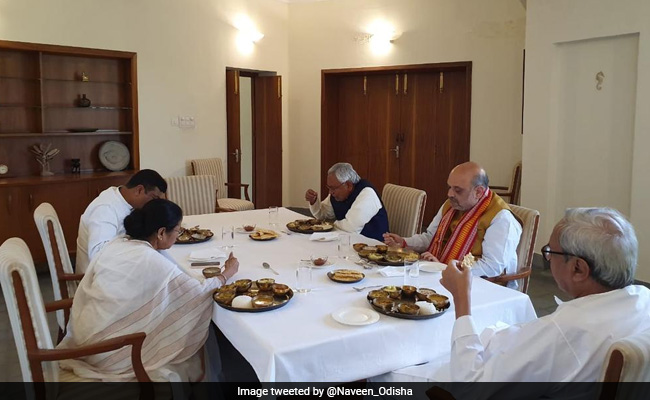 Amit Shah, Mamata Banerjee Face-To-Face At Naveen Patnaik's Dining Table