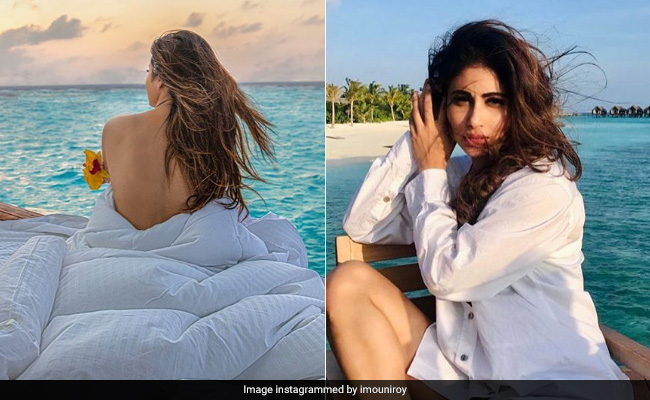 मौनी रॉय का समुद्र किनारे दिखा जबरदस्त अंदाज, इंटरनेट पर खूब वायरल हो रही हैं Photos मौनी रॉय का समुद्र किनारे दिखा जबरदस्त अंदाज, इंटरनेट पर खूब वायरल हो रही हैं Photos