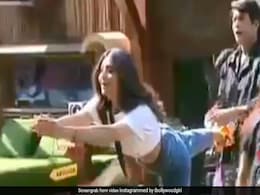 Bigg Boss 13: शिल्पा शेट्टी के 'योग' ने छुड़ाए घरवालों के पसीने, सिद्धार्थ के ऊपर चढ़ बैठीं शहनाज...देखें Video Bigg Boss 13: शिल्पा शेट्टी के 'योग' ने छुड़ाए घरवालों के पसीने, सिद्धार्थ के ऊपर चढ़ बैठीं शहनाज...देखें Video