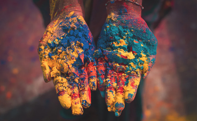 Holi 2020: Look At These Amazing Offers On Amazon For This Joyful Festival