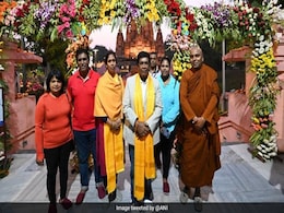 पूर्वजों की आत्मा की शांति के लिए मॉरीशस के राष्ट्रपति ने गया में किया पिंडदान, विष्णुपद मंदिर में की पूजा-अर्चना पूर्वजों की आत्मा की शांति के लिए मॉरीशस के राष्ट्रपति ने गया में किया पिंडदान, विष्णुपद मंदिर में की पूजा-अर्चना