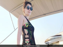 Maanayata Dutt Is Soaking Up The Sun On A Yacht Where The 'WiFi Is Weak' Maanayata Dutt Is Soaking Up The Sun On A Yacht Where The 'WiFi Is Weak'