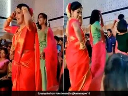 Kerala Bride Surprises Groom With A Dance That's Winning The Internet Kerala Bride Surprises Groom With A Dance That's Winning The Internet