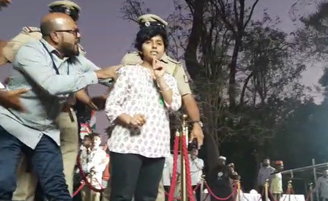 Woman Raises Pro-Pakistan Slogans At Anti-CAA Protest In Bengaluru