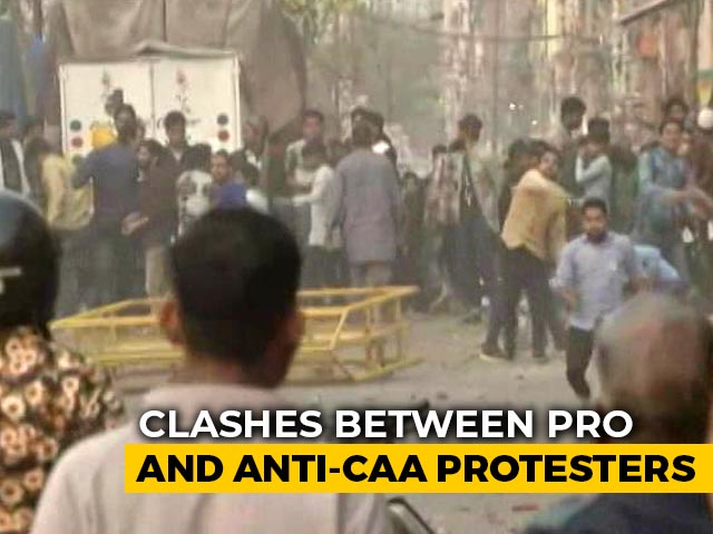 Clash Between 2 Groups Near Anti-CAA Protest Site In Northeast Delhi