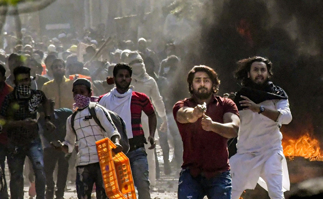 Man Who Pointed Gun At Cop During 2020 Delhi Riots Gets Bail